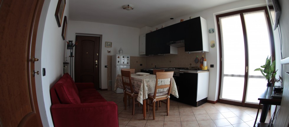 La sala da pranzo dispone di angolo cottura completo di stoviglieria e pentole